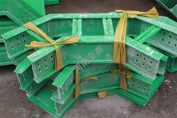 玻璃鋼電纜橋架